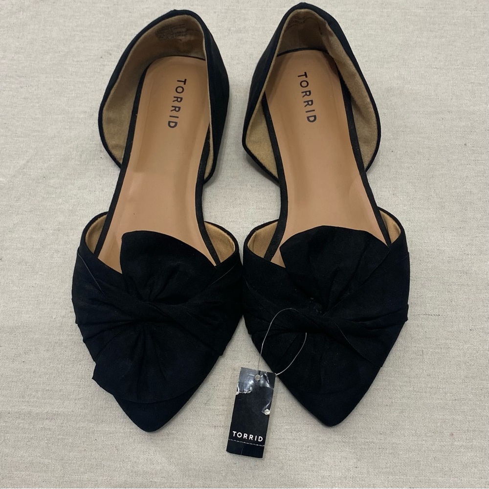 NWT Torrid Black Twist Bow D'Orsay Flat Shoes Faux Suede Womens Size 9.5WW Flats